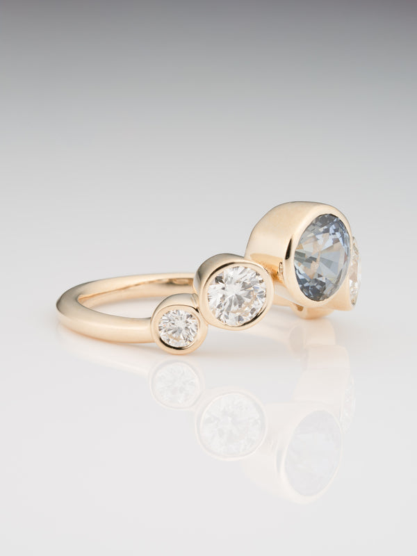 Stvdio SAPPHIRE AND DIAMOND GRADUATED BAND