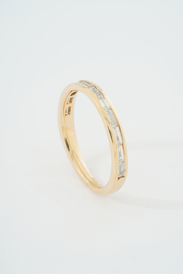 stvdio TAPERED EAST WEST BAGUETTE BAND