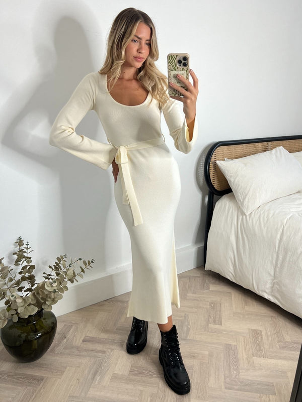 style cheat Haisley Sweetheart Knitted Midi Dress