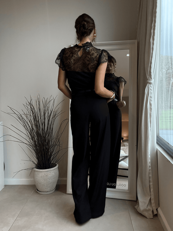 Style Cheat Kitty Lace Top In Black