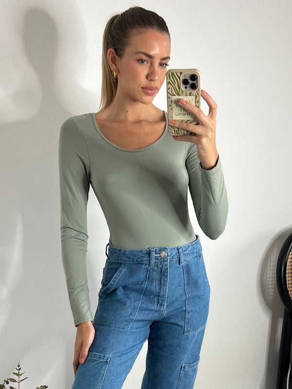 style cheat Long Sleeve Round Neck Bodysuit
