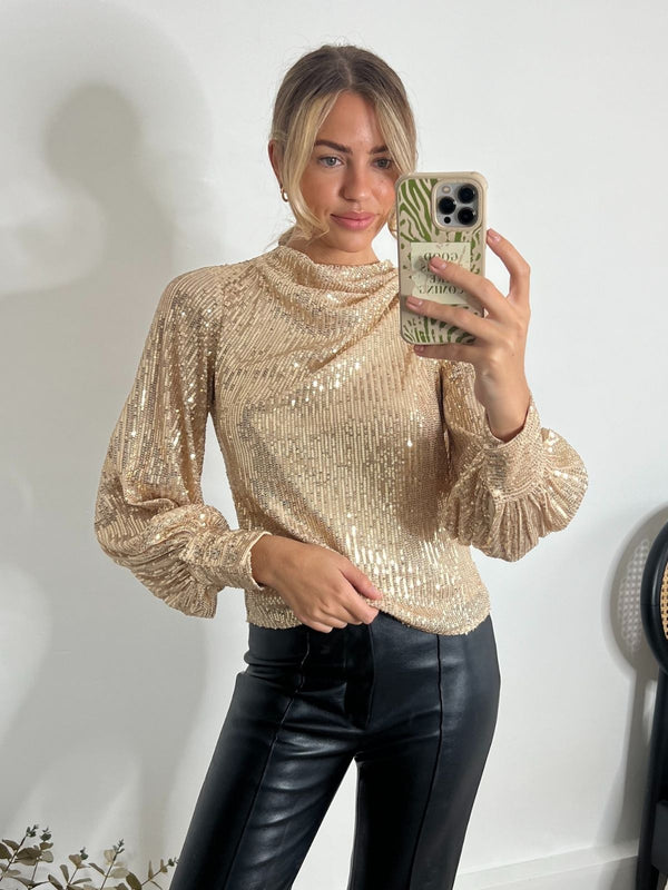 Style Cheat Sabrina Long Sleeved Drape Top