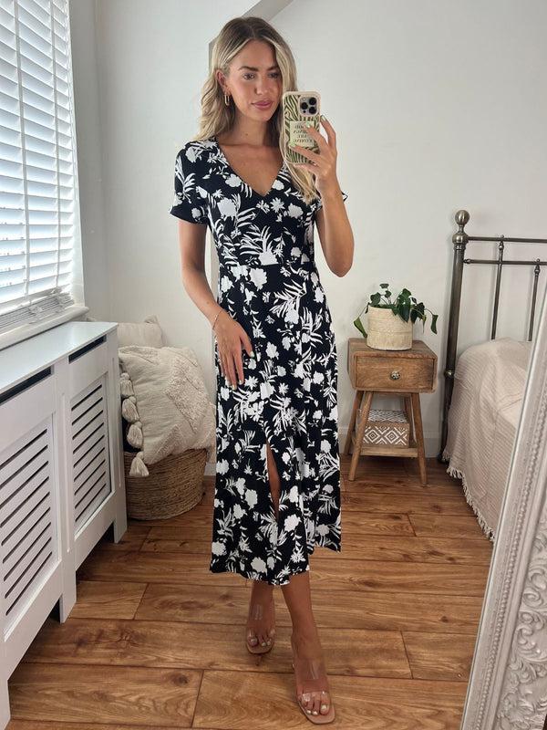 Style Cheat Winnie V Neck Midi Dress