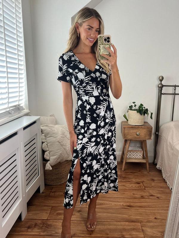 Style Cheat Winnie V Neck Midi Dress
