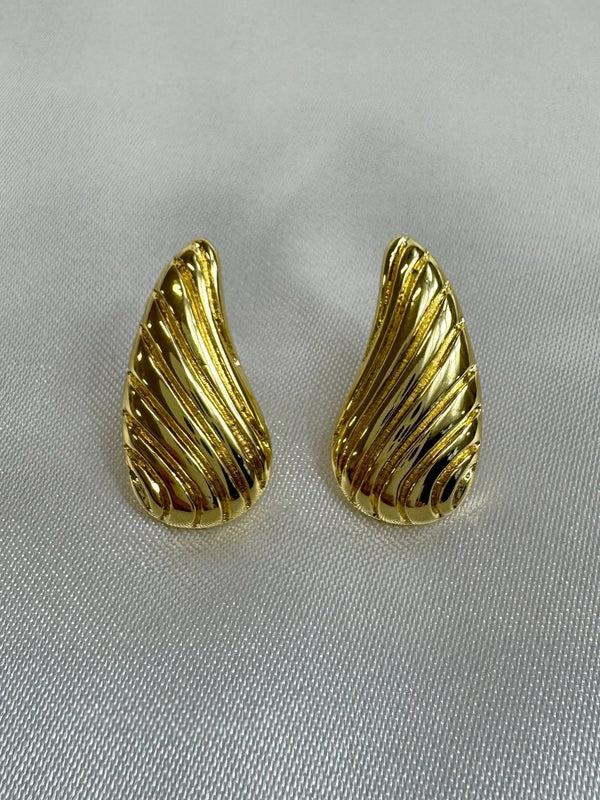 Style Cheat Twist Detail Teardrop Earring In Tarnish Free Gold