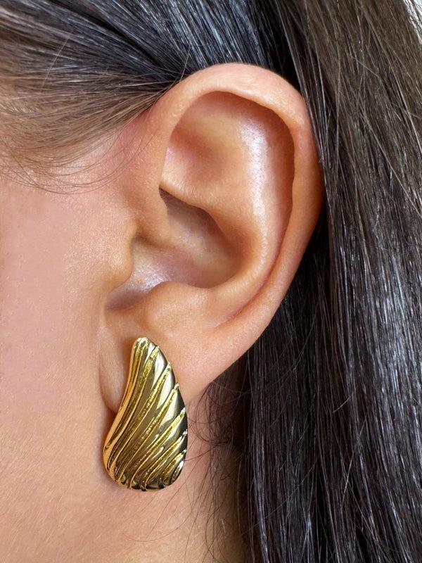 Style Cheat Twist Detail Teardrop Earring In Tarnish Free Gold