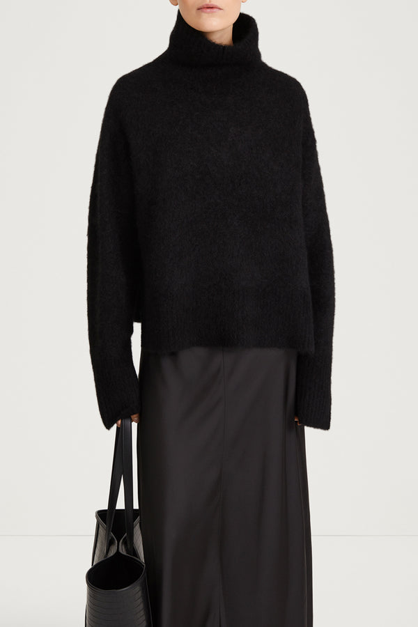 Stylein NIKE SWEATER - BLACK