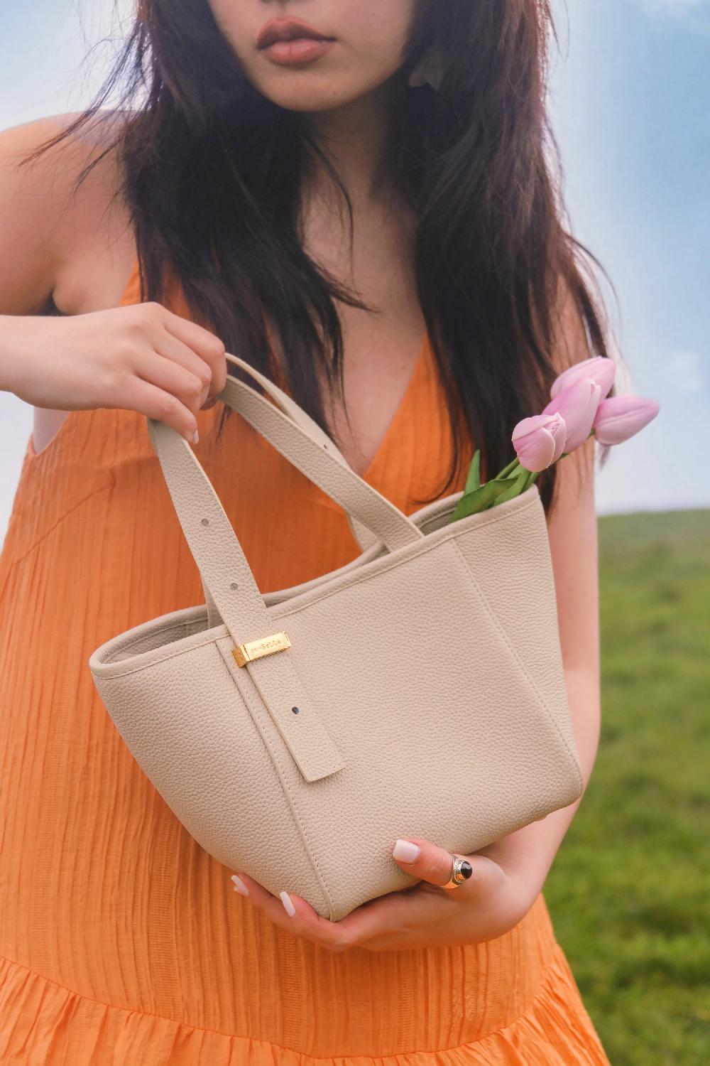 subella london Grace 3 way Bucket in Cream Leather