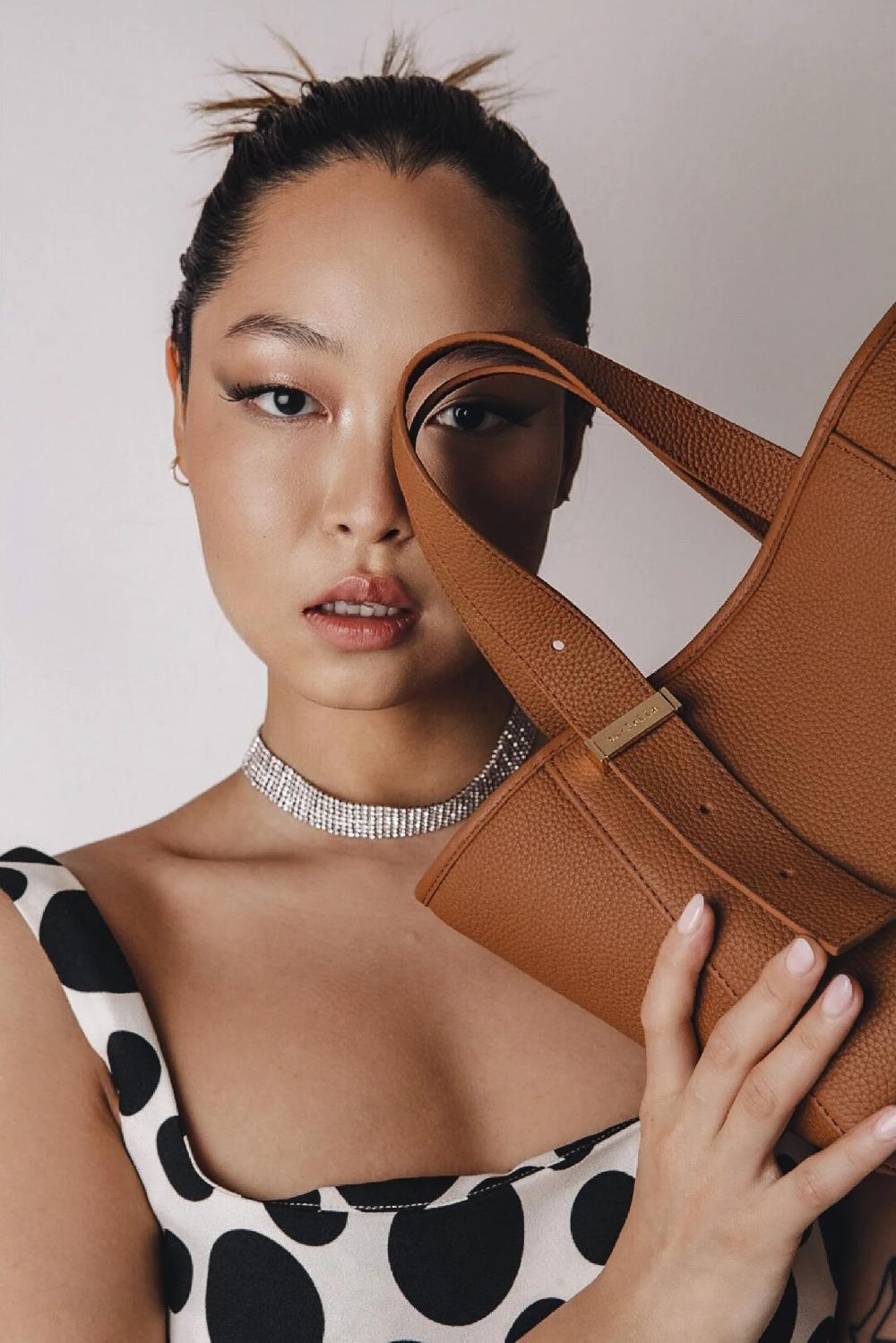 subella london Grace 3 way Bucket in Tan Leather