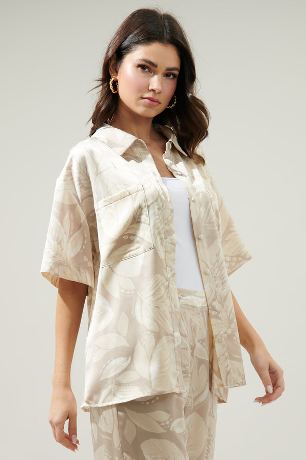 Sugarlips Gardenia Floral Otto Short Sleeve Button Down Shirt