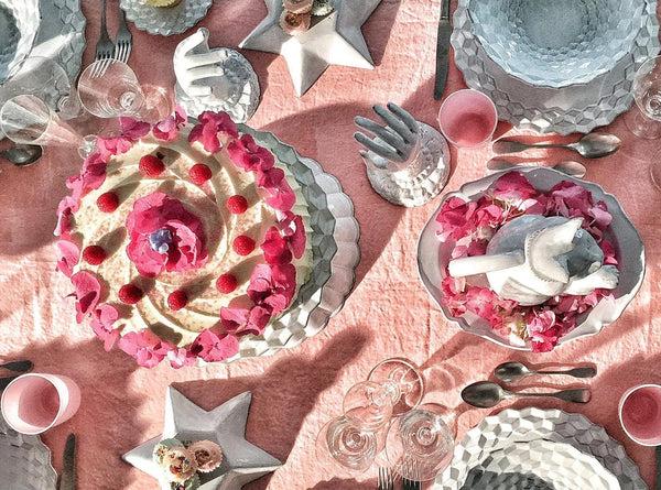 Summerill & Bishop 'Full Field' Linen Tablecloth In Rose Pink