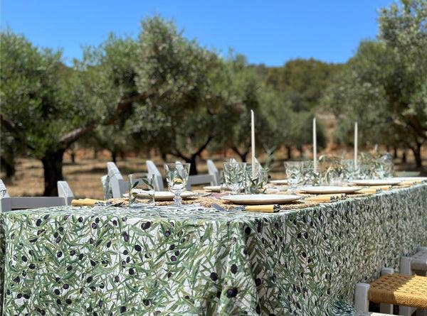 Summerill & Bishop 'L'Olivier' Linen Tablecloth In Green