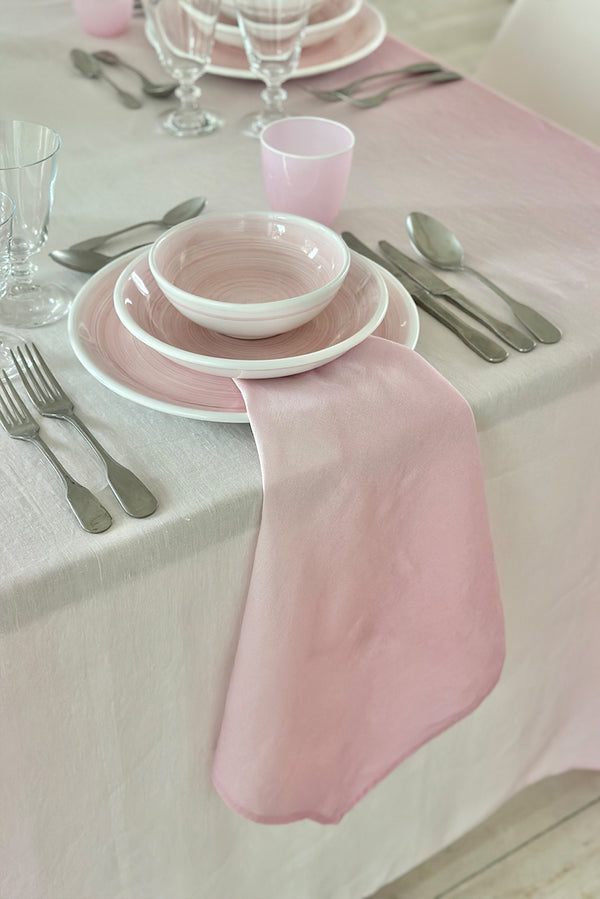 Summerill & Bishop 'Simply June' Fade Linen Tablecloth In Pink