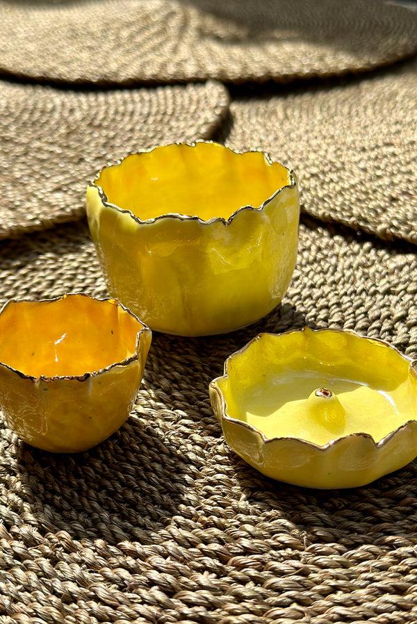 Summerill & Bishop Gold Rim Yellow Pinch Pot 7cm