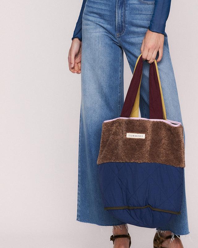 Summery Copenhagen HARLOW QUILTED BUCKET TOTE IN BROWN