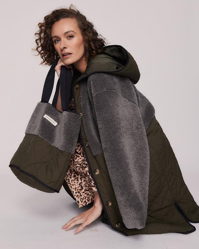 Summery Copenhagen HARLOW QUILTED BUCKET TOTE IN KHAKI