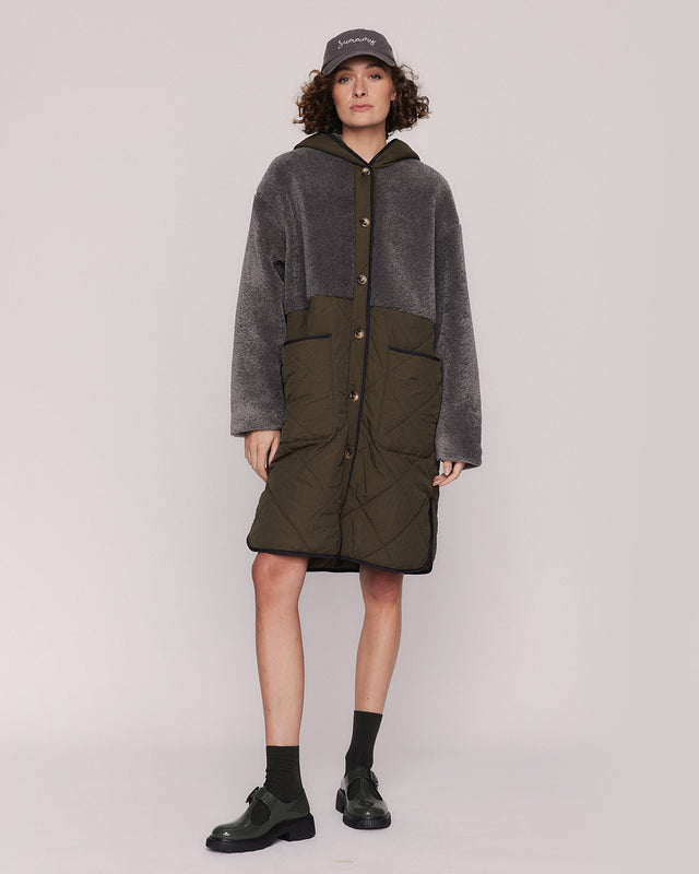 summery copenhagen HARLOW QUILTED MIDI PARKER IN KHAKI