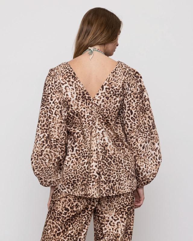 Summery Copenhagen AVRIL FLARED BLOUSE IN SAND