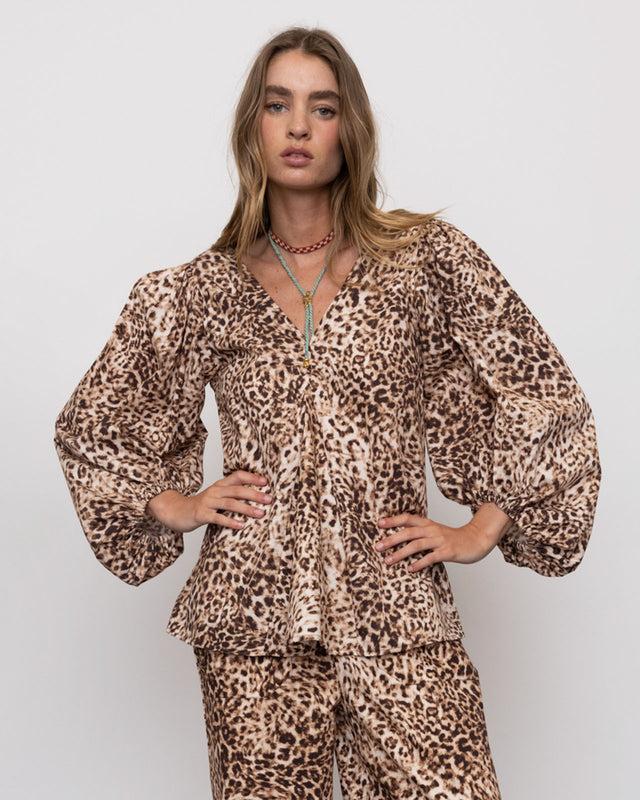 summery copenhagen AVRIL FLARED BLOUSE IN SAND