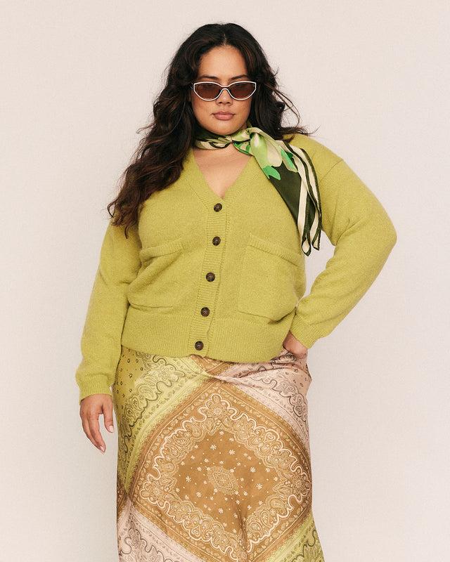 summery copenhagen DORA V NECK CARDIGAN IN GREEN