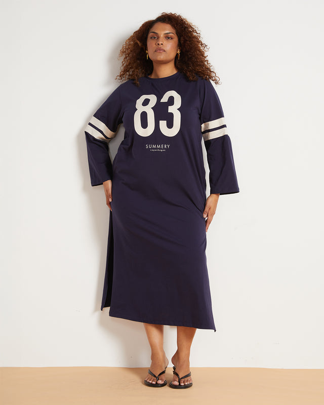 summery copenhagen SPORTY T-SHIRT DRESS IN NAVY