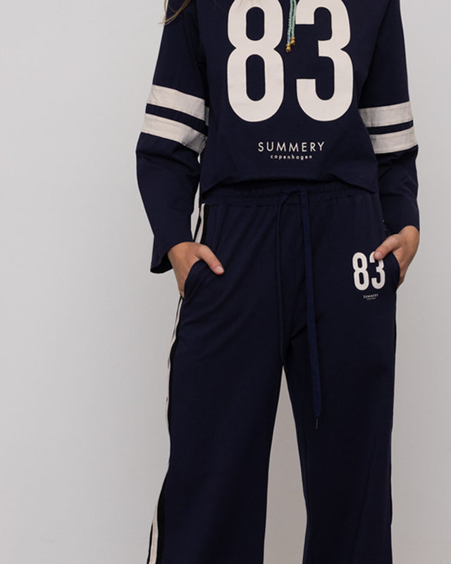 Summery Copenhagen SPORTY TRACK PANT IN NAVY