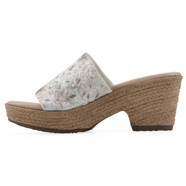 Summit By White Mountain Biancia Heeled Sandal - White Floral Fabric