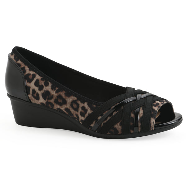 summit by white mountain Boldest Wedge - Tan Leopard Nylon