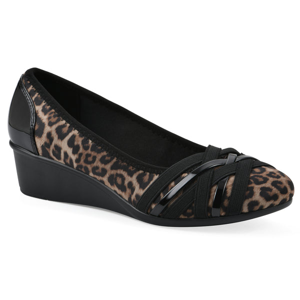 summit by white mountain Bowie Wedge - Tan Leopard Print Nylon