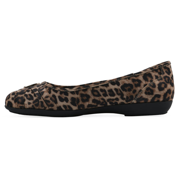 Summit By White Mountain Calming Flat - Tan Leopard Nylon