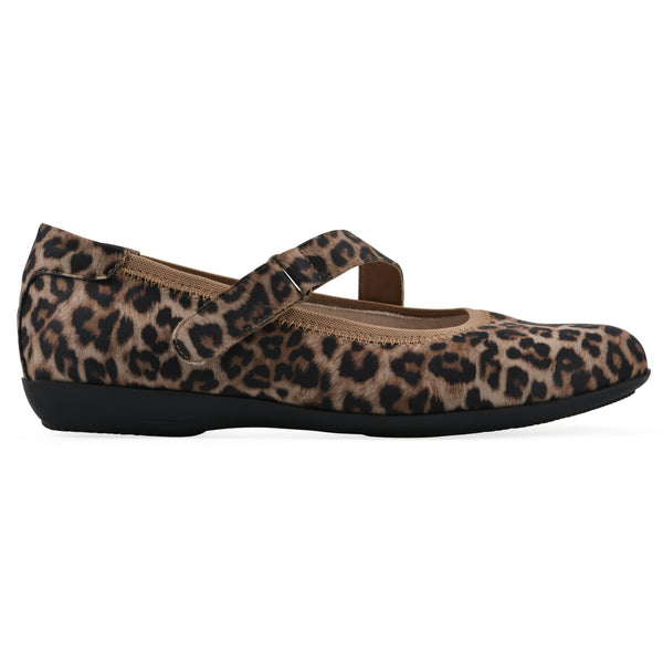Summit By White Mountain Carwen Flat - Tan Leopard Nylon