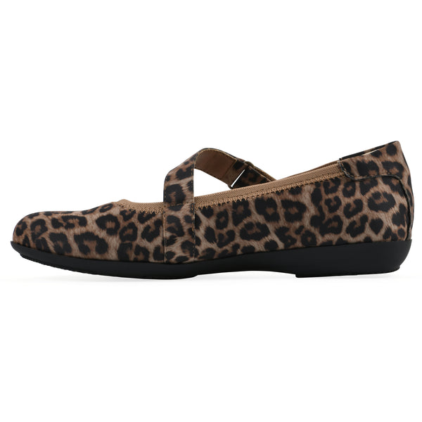 Summit By White Mountain Carwen Flat - Tan Leopard Nylon