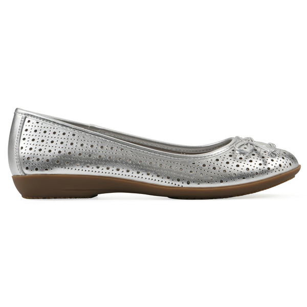 Summit By White Mountain Cheryl Flat - Platino Metallic