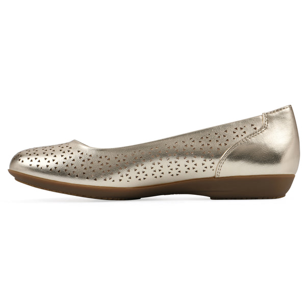 Summit By White Mountain Cindy Flat - Pale Gold Metallic