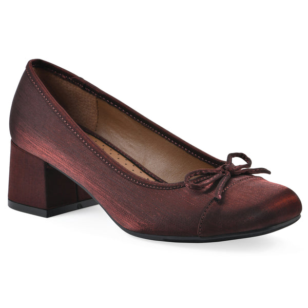 summit by white mountain Lately Heel - Merlot Shimmer Fabric