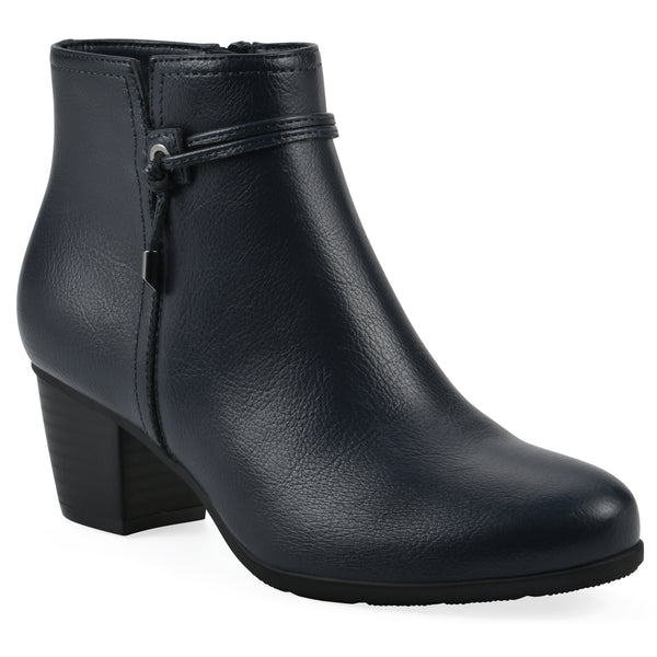 summit by white mountain Angelo Bootie - Navy