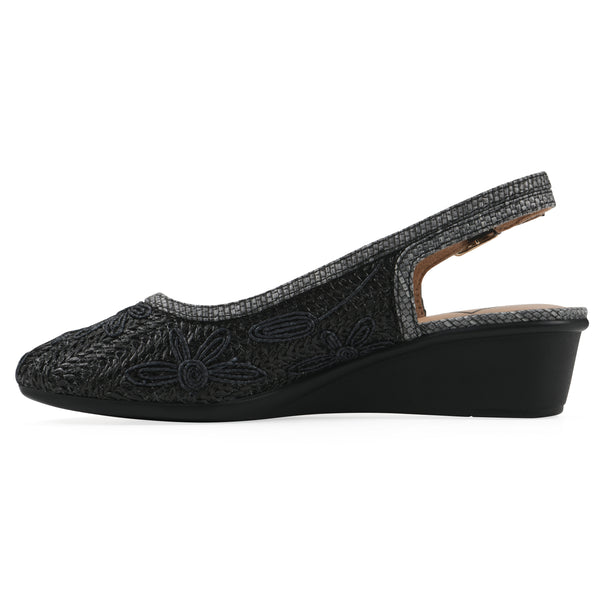 Summit By White Mountain Boris Wedge - Black Fabric