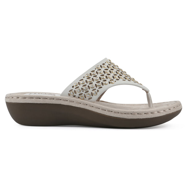 Summit By White Mountain Camila Sandal - White