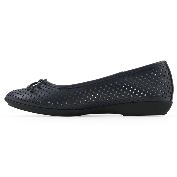 Summit By White Mountain Carris Ballet Flat - Navy