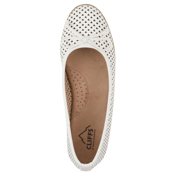 Summit By White Mountain Carris Ballet Flat - White