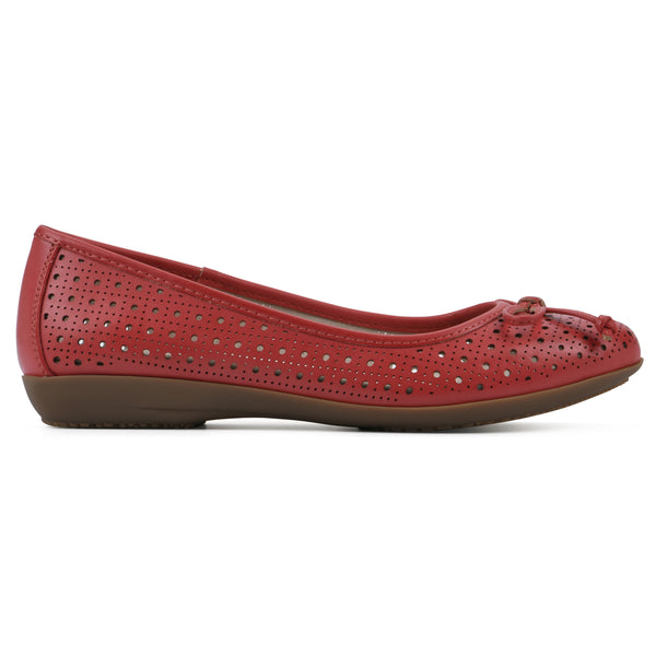 Summit By White Mountain Cheryl Flat - Red