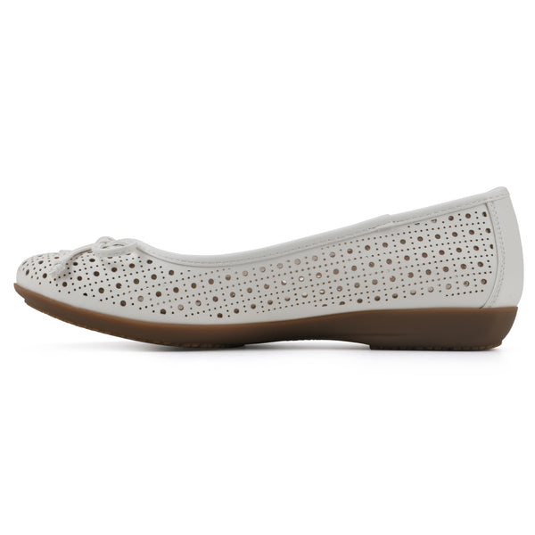 Summit By White Mountain Cheryl Flat - White