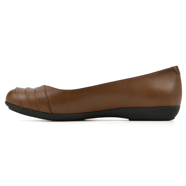 Summit By White Mountain Clara Flat - Cognac