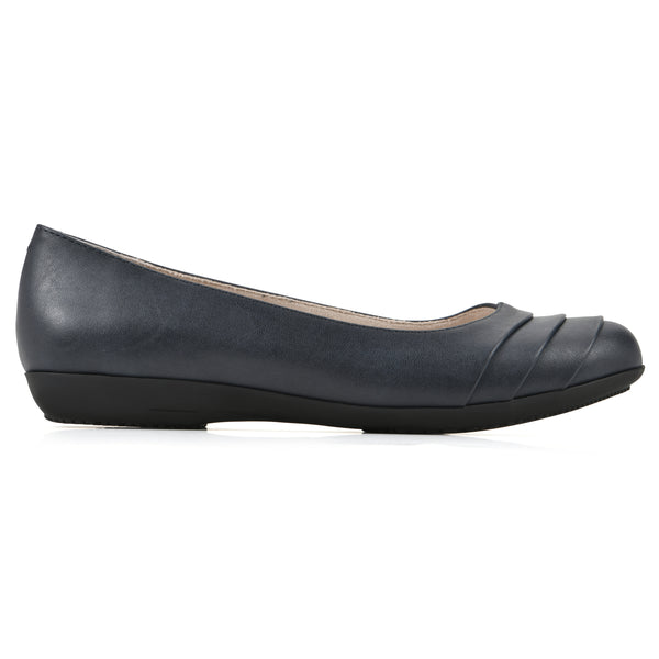 Summit By White Mountain Clara Flat - Navy