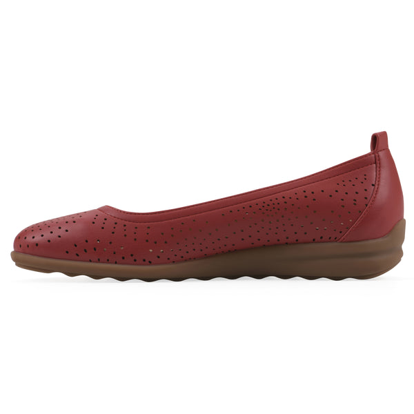 Summit By White Mountain Cortney Flat - Red