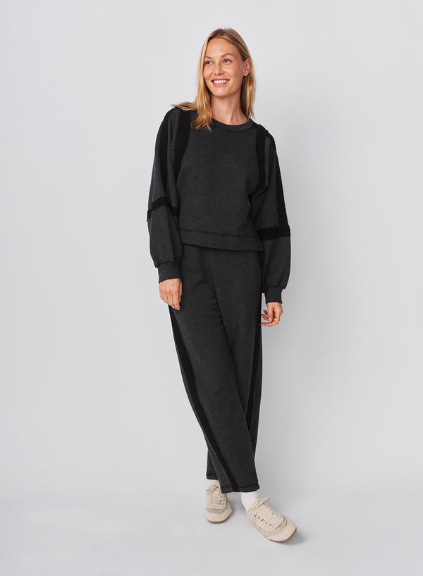 sundry Sundry Raw Seamed Sweatshirt in Washed Black
