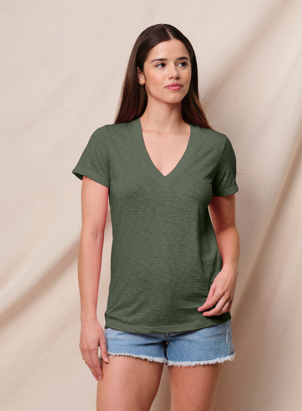sundry Sundry Deep V-Neck Tee in Signature Green