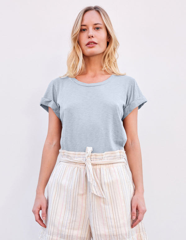 sundry Sundry Rolled Sleeve Tee in Blue Wash