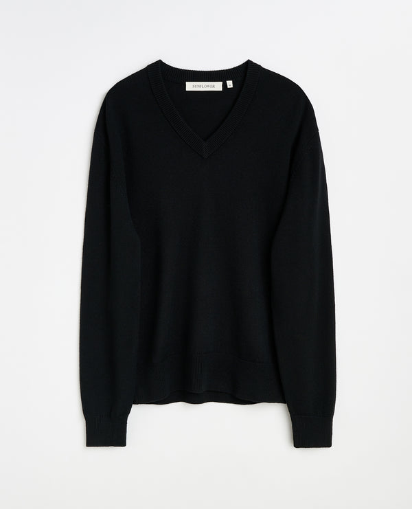sunflower moon merino v neck - 999 black