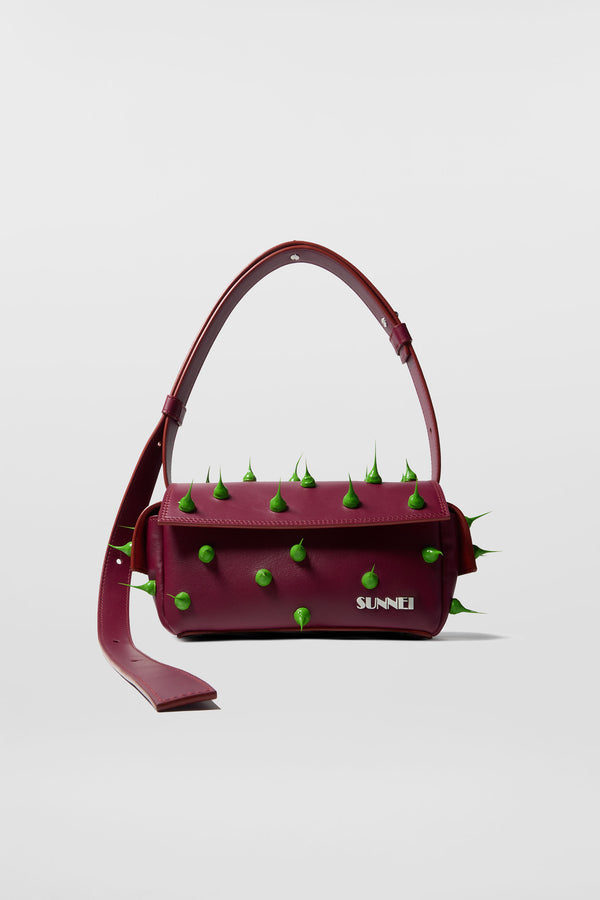 sunnei SPIKY SMALL LABAULETTO BAG / burgundy